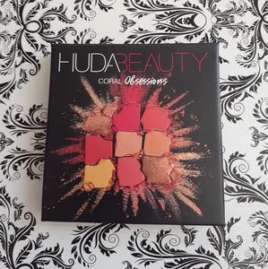 HUDA Beauty eyeshadow pallet